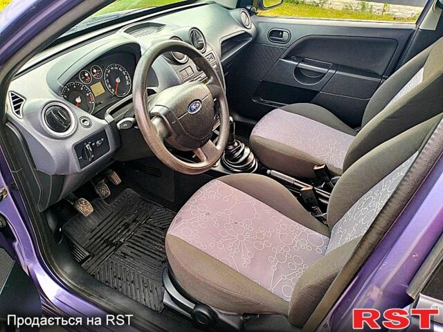 Форд Фиеста 2006 в Сумах на Automoto.ua Фиолетовый Форд Фиеста, объемом двигателя 1.3 л и пробегом 145 тыс. км за 3800 $, фото 5 на Automoto.ua