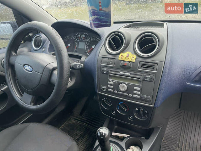 Фиолетовый Форд Фиеста, объемом двигателя 1.4 л и пробегом 210 тыс. км за 2200 $, фото 15 на Automoto.ua