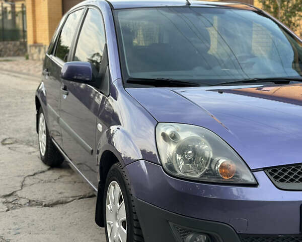 Фіолетовий Форд Фієста, об'ємом двигуна 1.4 л та пробігом 154 тис. км за 4500 $, фото 1 на Automoto.ua