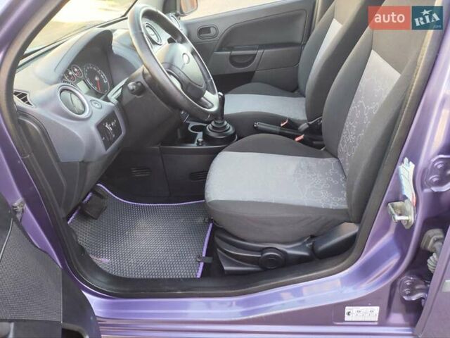 Фиолетовый Форд Фиеста, объемом двигателя 1.4 л и пробегом 230 тыс. км за 4300 $, фото 15 на Automoto.ua