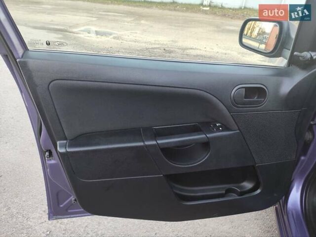 Фиолетовый Форд Фиеста, объемом двигателя 1.4 л и пробегом 230 тыс. км за 4300 $, фото 6 на Automoto.ua