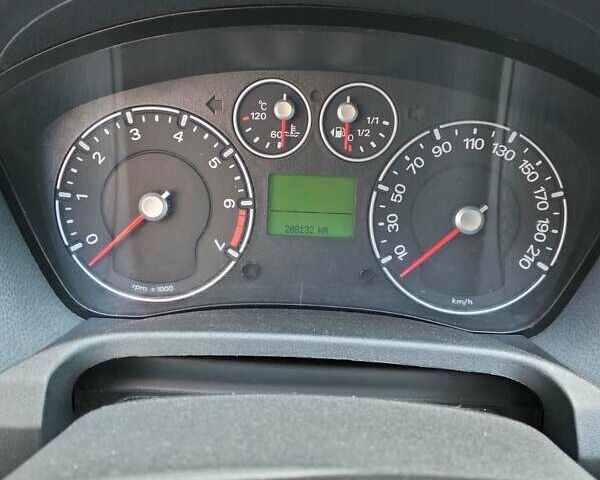 Форд Фиеста 2008 в Ровно на Automoto.ua Фиолетовый Форд Фиеста, объемом двигателя 1.4 л и пробегом 208 тыс. км за 4500 $, фото 2 на Automoto.ua