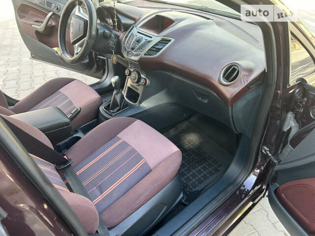 Фиолетовый Форд Фиеста, объемом двигателя 1.56 л и пробегом 145 тыс. км за 5850 $, фото 14 на Automoto.ua
