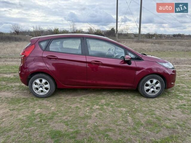 Фиолетовый Форд Фиеста, объемом двигателя 1.39 л и пробегом 145 тыс. км за 7300 $, фото 2 на Automoto.ua