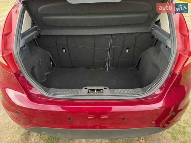 Фиолетовый Форд Фиеста, объемом двигателя 1.39 л и пробегом 145 тыс. км за 7300 $, фото 4 на Automoto.ua