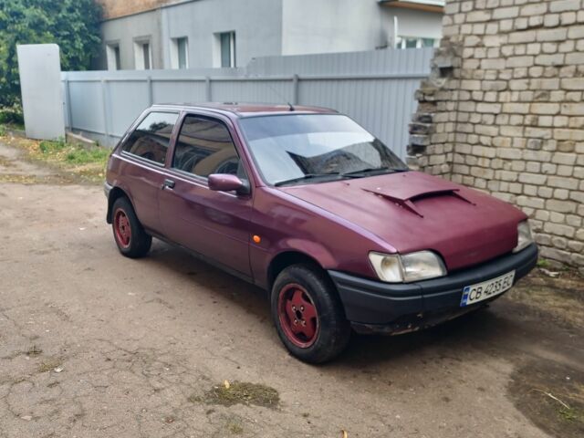 Фіолетовий Форд Фієста, об'ємом двигуна 1.3 л та пробігом 100 тис. км за 721 $, фото 1 на Automoto.ua