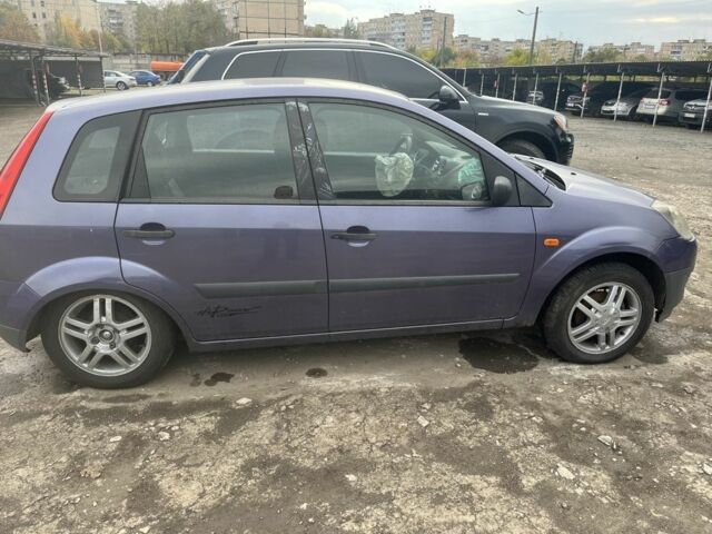 Форд Фиеста 2006 в Кривом Роге на Automoto.ua Фиолетовый Форд Фиеста, объемом двигателя 1.4 л и пробегом 300 тыс. км за 1300 $, фото 4 на Automoto.ua