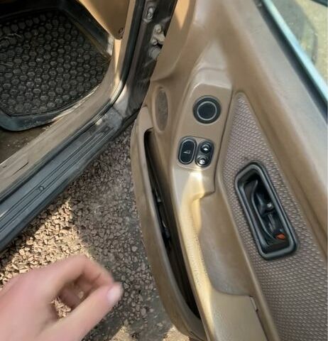 Коричневый Форд Фиеста, объемом двигателя 2 л и пробегом 3 тыс. км за 644 $, фото 3 на Automoto.ua