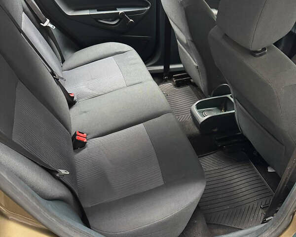 Коричневый Форд Фиеста, объемом двигателя 1.39 л и пробегом 164 тыс. км за 7250 $, фото 12 на Automoto.ua