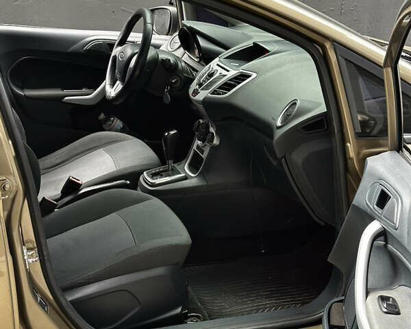 Коричневый Форд Фиеста, объемом двигателя 1.39 л и пробегом 164 тыс. км за 7250 $, фото 10 на Automoto.ua