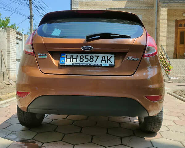 Коричневый Форд Фиеста, объемом двигателя 1 л и пробегом 140 тыс. км за 5800 $, фото 1 на Automoto.ua