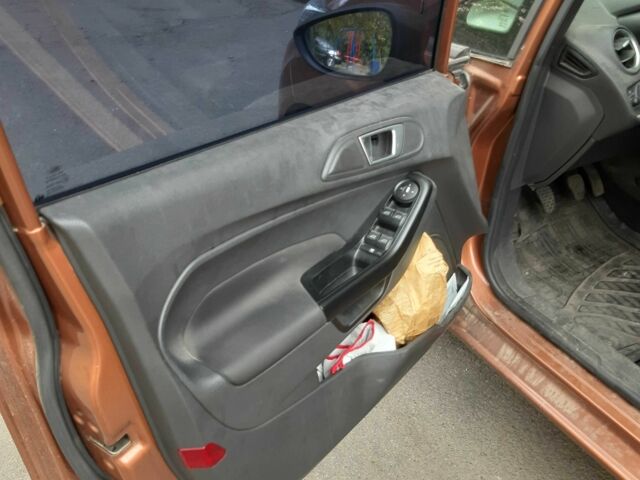 Коричневый Форд Фиеста, объемом двигателя 1 л и пробегом 82 тыс. км за 6500 $, фото 2 на Automoto.ua