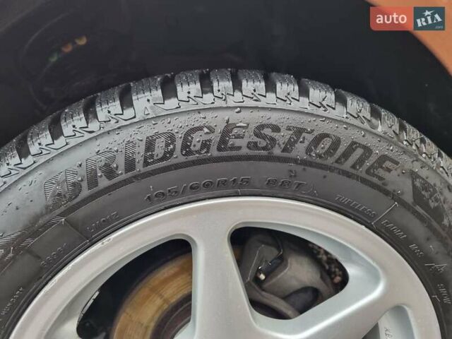 Коричневый Форд Фиеста, объемом двигателя 1 л и пробегом 154 тыс. км за 5950 $, фото 28 на Automoto.ua