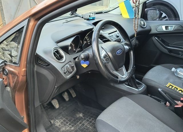 Коричневий Форд Фієста, об'ємом двигуна 1.5 л та пробігом 190 тис. км за 7300 $, фото 4 на Automoto.ua