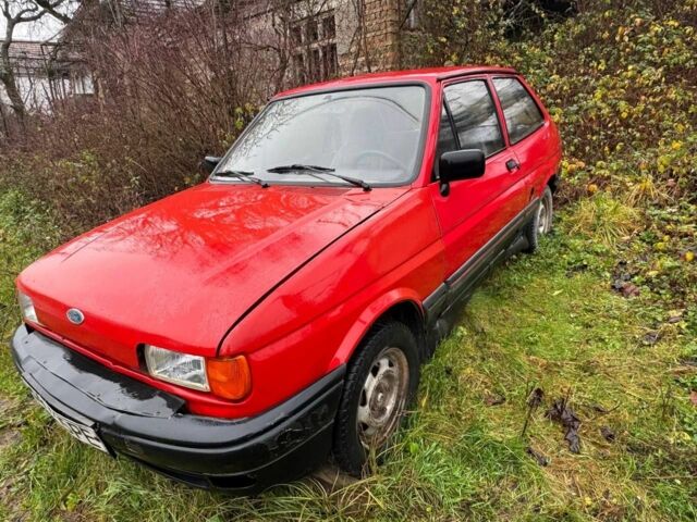 Красный Форд Фиеста, объемом двигателя 1.3 л и пробегом 300 тыс. км за 663 $, фото 1 на Automoto.ua