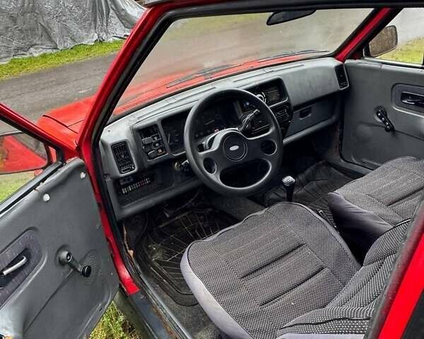 Красный Форд Фиеста, объемом двигателя 1.3 л и пробегом 300 тыс. км за 663 $, фото 2 на Automoto.ua