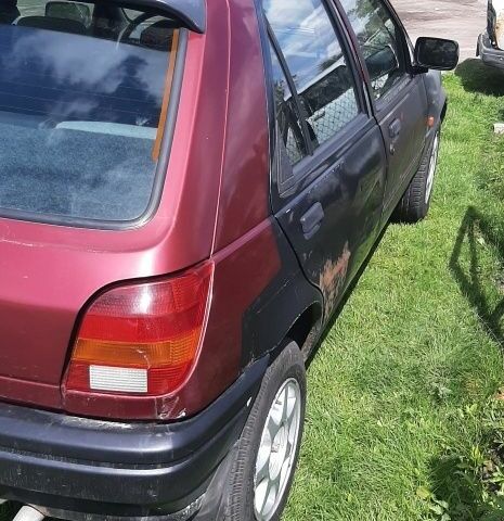 Красный Форд Фиеста, объемом двигателя 1.4 л и пробегом 200 тыс. км за 1100 $, фото 11 на Automoto.ua