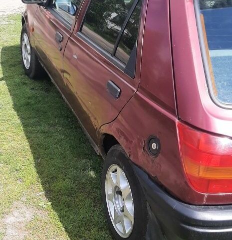 Красный Форд Фиеста, объемом двигателя 1.4 л и пробегом 200 тыс. км за 1100 $, фото 8 на Automoto.ua