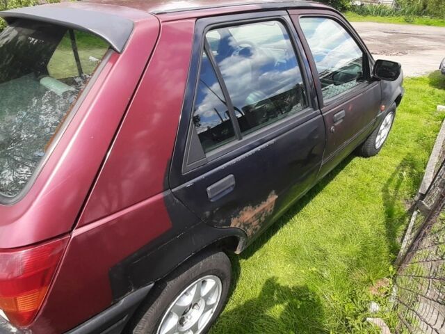 Красный Форд Фиеста, объемом двигателя 1.4 л и пробегом 200 тыс. км за 1100 $, фото 16 на Automoto.ua