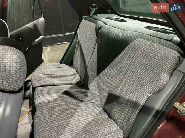 Красный Форд Фиеста, объемом двигателя 1.1 л и пробегом 300 тыс. км за 1100 $, фото 14 на Automoto.ua