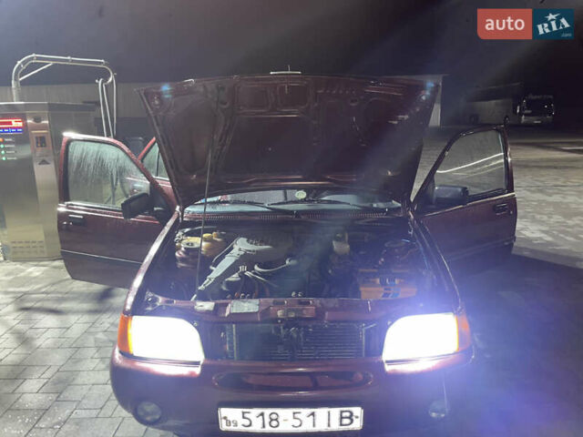 Красный Форд Фиеста, объемом двигателя 1.1 л и пробегом 300 тыс. км за 1100 $, фото 19 на Automoto.ua