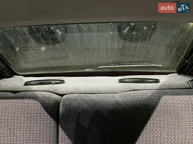 Красный Форд Фиеста, объемом двигателя 1.1 л и пробегом 300 тыс. км за 1100 $, фото 15 на Automoto.ua