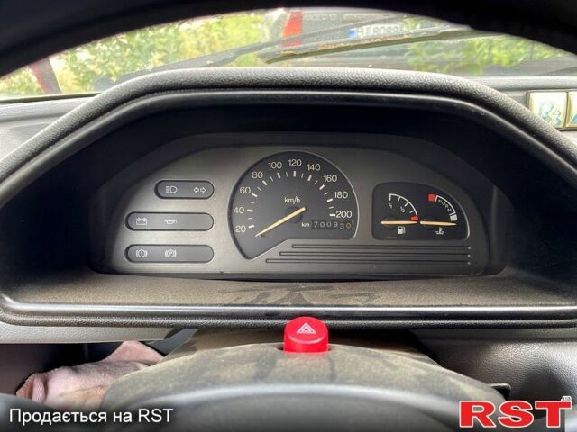 Красный Форд Фиеста, объемом двигателя 1.1 л и пробегом 210 тыс. км за 750 $, фото 10 на Automoto.ua