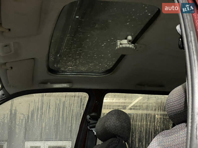 Красный Форд Фиеста, объемом двигателя 1.1 л и пробегом 300 тыс. км за 1100 $, фото 17 на Automoto.ua