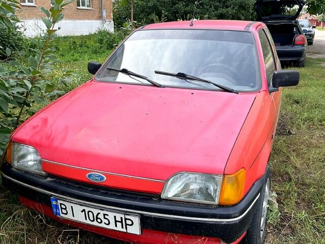 Красный Форд Фиеста, объемом двигателя 1.1 л и пробегом 210 тыс. км за 750 $, фото 2 на Automoto.ua