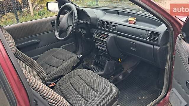 Красный Форд Фиеста, объемом двигателя 1.12 л и пробегом 100 тыс. км за 1066 $, фото 7 на Automoto.ua