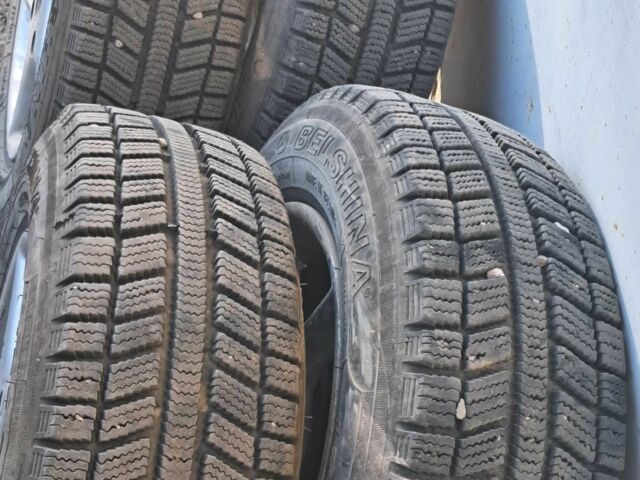 Красный Форд Фиеста, объемом двигателя 1.1 л и пробегом 100 тыс. км за 1070 $, фото 11 на Automoto.ua