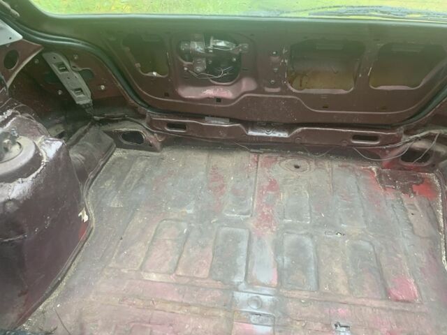 Форд Фієста 1992 у Рожнятове на Automoto.ua Червоний Форд Фієста, об'ємом двигуна 1.1 л та пробігом 156 тис. км за 650 $, фото 2 на Automoto.ua