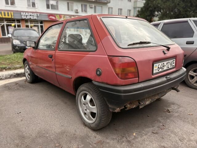 Червоний Форд Фієста, об'ємом двигуна 1.1 л та пробігом 400 тис. км за 240 $, фото 4 на Automoto.ua