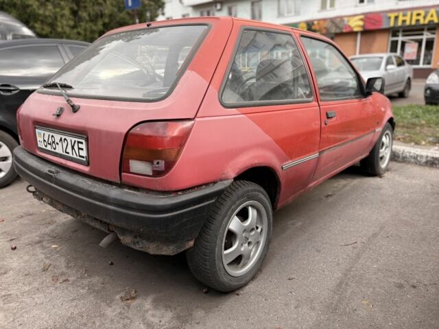 Червоний Форд Фієста, об'ємом двигуна 1.1 л та пробігом 400 тис. км за 240 $, фото 5 на Automoto.ua