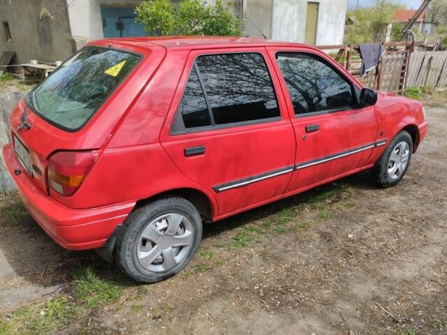 Красный Форд Фиеста, объемом двигателя 0 л и пробегом 300 тыс. км за 1300 $, фото 3 на Automoto.ua