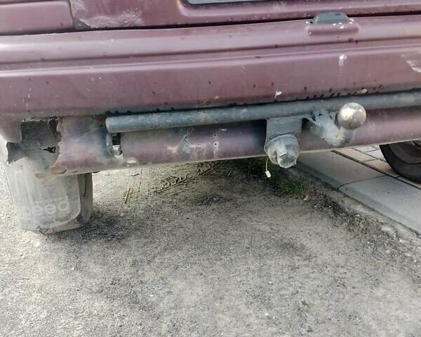 Червоний Форд Фієста, об'ємом двигуна 1.8 л та пробігом 200 тис. км за 550 $, фото 6 на Automoto.ua