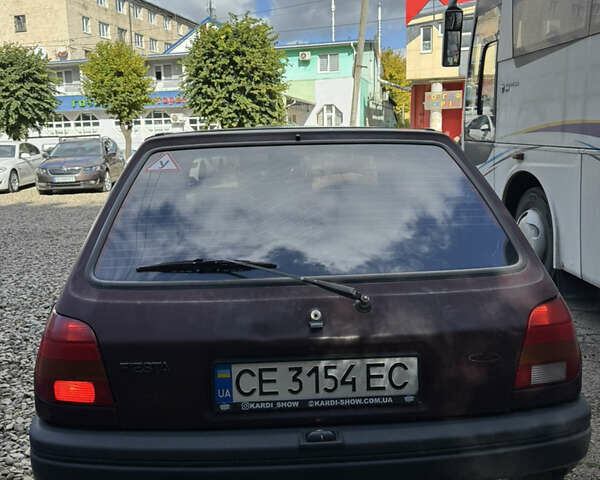 Червоний Форд Фієста, об'ємом двигуна 1.1 л та пробігом 380 тис. км за 1300 $, фото 3 на Automoto.ua