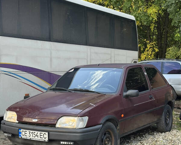 Червоний Форд Фієста, об'ємом двигуна 1.1 л та пробігом 380 тис. км за 1300 $, фото 1 на Automoto.ua