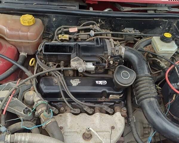 Красный Форд Фиеста, объемом двигателя 1.3 л и пробегом 34 тыс. км за 2700 $, фото 10 на Automoto.ua