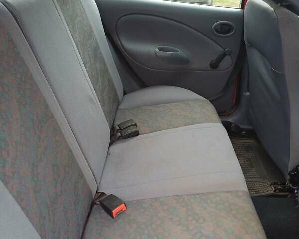 Красный Форд Фиеста, объемом двигателя 1.3 л и пробегом 34 тыс. км за 2700 $, фото 5 на Automoto.ua