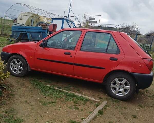 Красный Форд Фиеста, объемом двигателя 1.3 л и пробегом 34 тыс. км за 2700 $, фото 4 на Automoto.ua