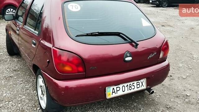 Красный Форд Фиеста, объемом двигателя 1.25 л и пробегом 260 тыс. км за 1550 $, фото 3 на Automoto.ua