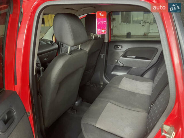 Красный Форд Фиеста, объемом двигателя 1.3 л и пробегом 115 тыс. км за 3550 $, фото 17 на Automoto.ua