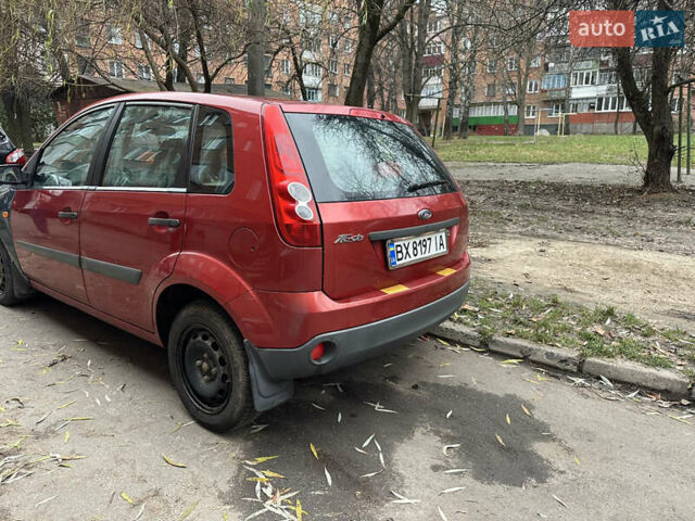 Червоний Форд Фієста, об'ємом двигуна 1.25 л та пробігом 230 тис. км за 3100 $, фото 10 на Automoto.ua