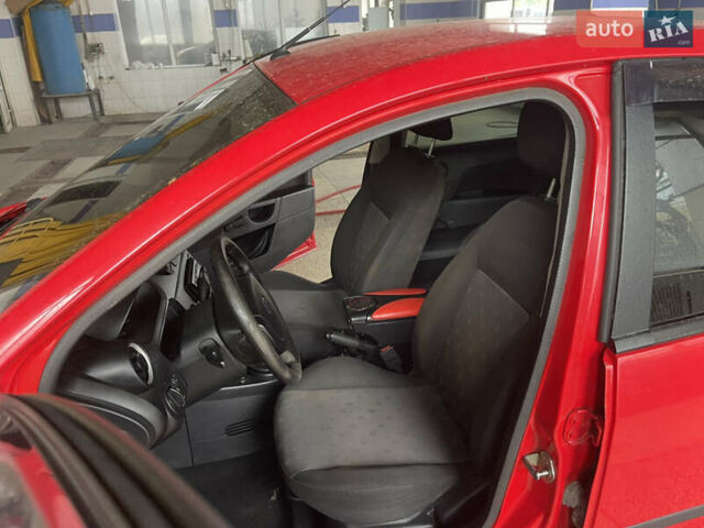 Красный Форд Фиеста, объемом двигателя 1.3 л и пробегом 115 тыс. км за 3550 $, фото 19 на Automoto.ua