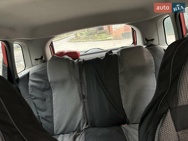 Червоний Форд Фієста, об'ємом двигуна 1.25 л та пробігом 230 тис. км за 3100 $, фото 13 на Automoto.ua