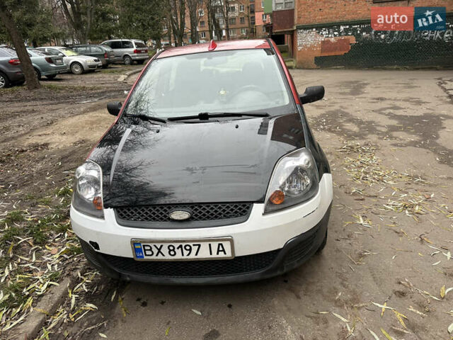 Червоний Форд Фієста, об'ємом двигуна 1.25 л та пробігом 230 тис. км за 3100 $, фото 1 на Automoto.ua