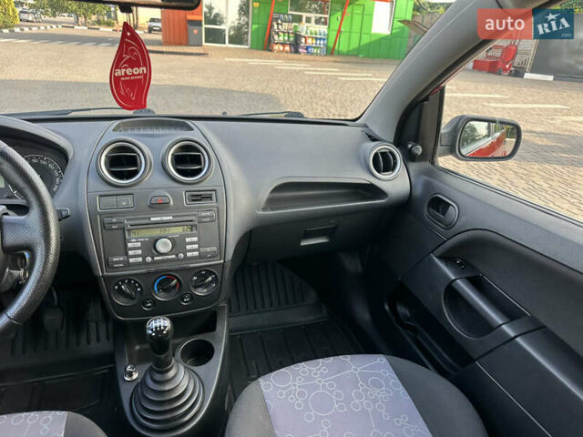 Красный Форд Фиеста, объемом двигателя 1.3 л и пробегом 207 тыс. км за 4900 $, фото 45 на Automoto.ua
