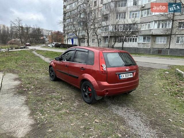 Червоний Форд Фієста, об'ємом двигуна 1.3 л та пробігом 196 тис. км за 1700 $, фото 5 на Automoto.ua