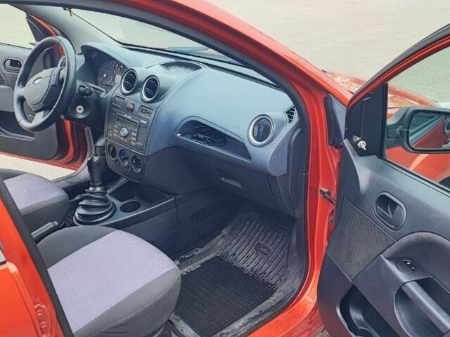 Форд Фиеста 2006 в Вишневом на Automoto.ua Красный Форд Фиеста, объемом двигателя 1.24 л и пробегом 347 тыс. км за 3250 $, фото 6 на Automoto.ua